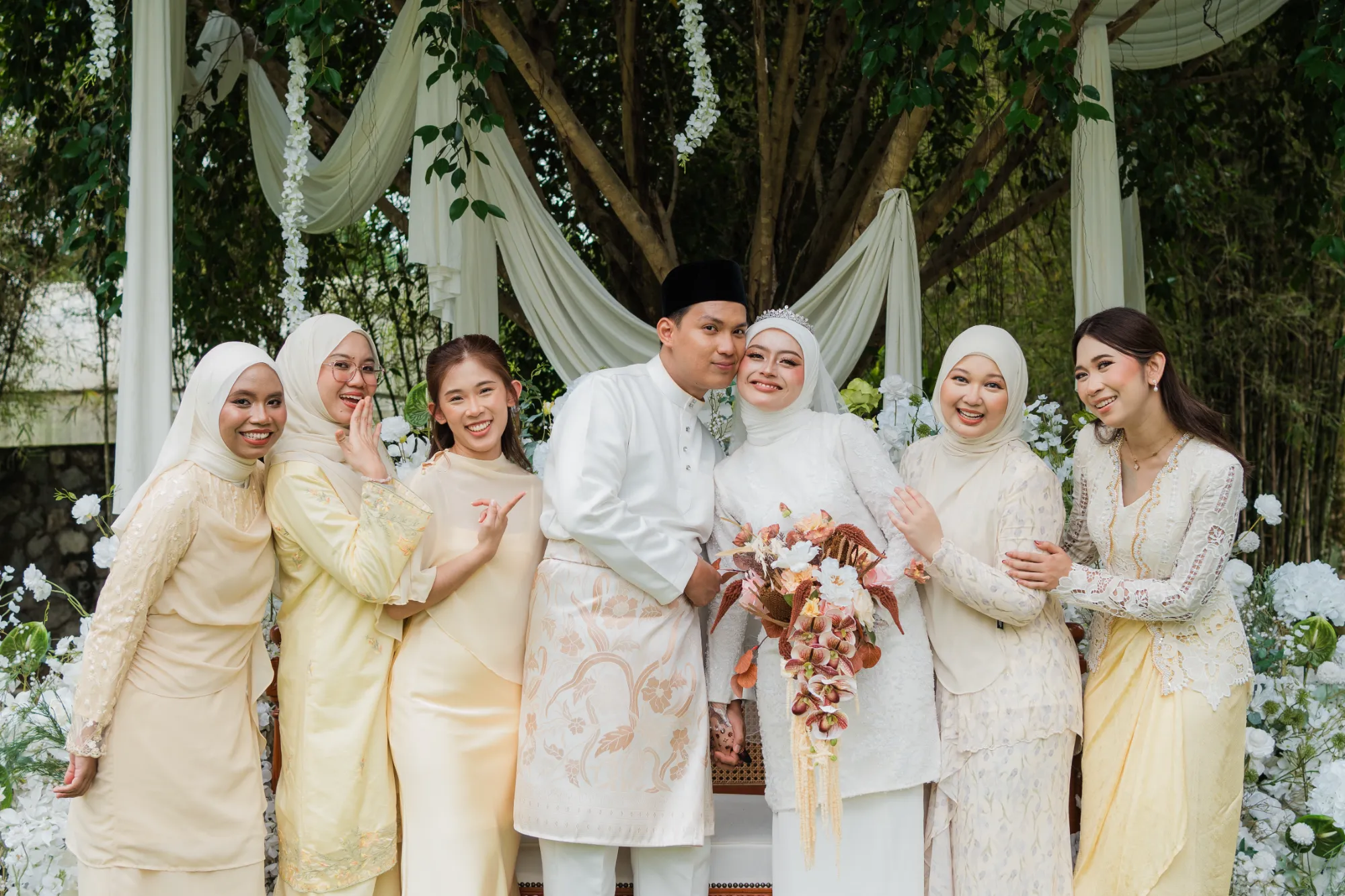 Sweetpictures photo outdoor - bridesmaid